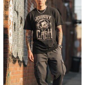 Johnny Cash Size Medium Man in Black Graphic Concert Shirt Band Tee T-shirt